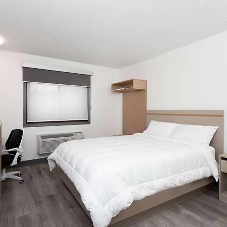 Travelodge By Wyndham Элкхарт Экстерьер фото