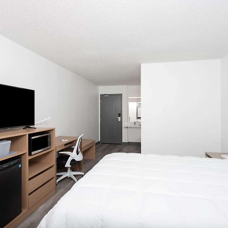 Travelodge By Wyndham Элкхарт Экстерьер фото
