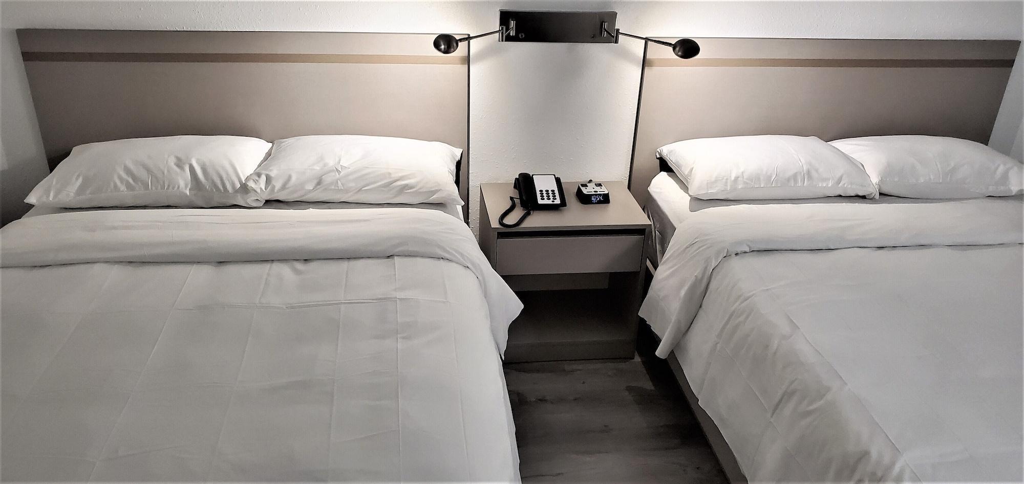 Travelodge By Wyndham Элкхарт Экстерьер фото