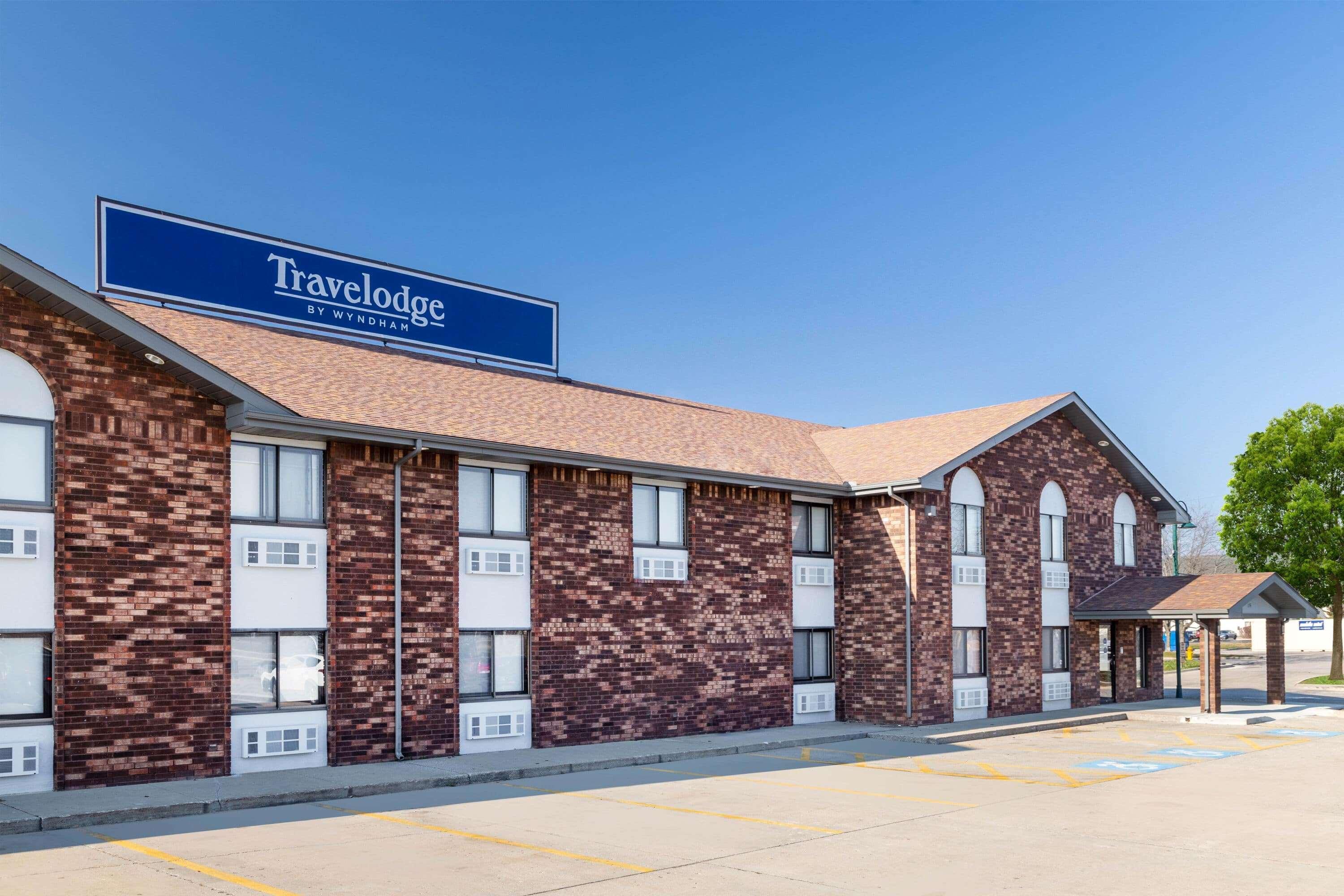 Travelodge By Wyndham Элкхарт Экстерьер фото