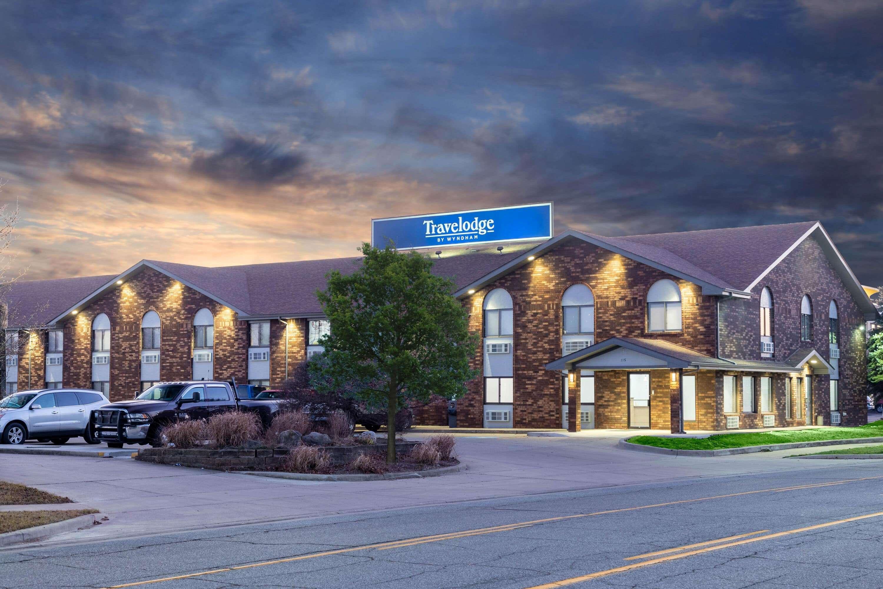 Travelodge By Wyndham Элкхарт Экстерьер фото
